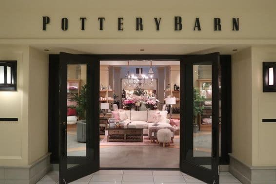 Pottery Barn no Shops at Riverside, um shopping sofisticado.