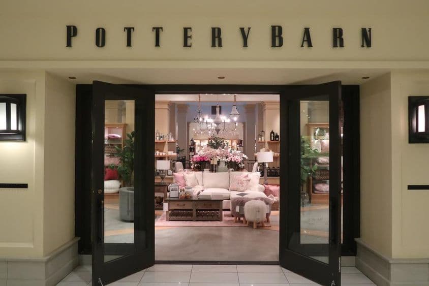 Pottery Barn no Shops at Riverside, um shopping sofisticado.