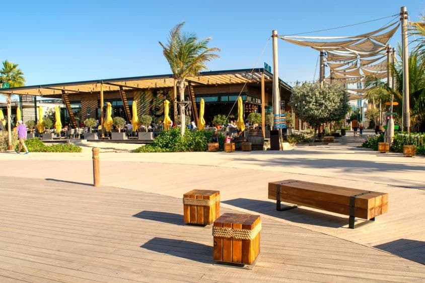 Resort de Praia La Mer em Dubai.