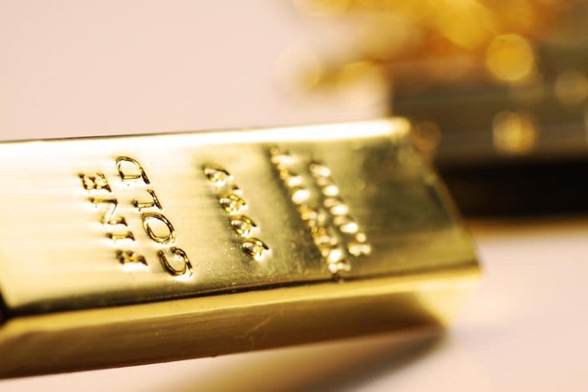 Barra de ouro com pureza 999,9.