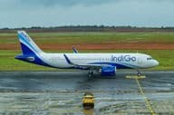 Aeronave Airbus A320 da IndiGo Airlines taxiando no Aeroporto Internacional de Goa.