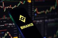 Logotipo da Binance em uma tela de iPhone.