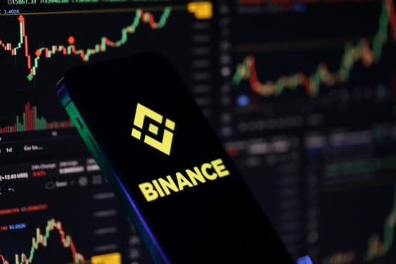 Logotipo da Binance em uma tela de iPhone.