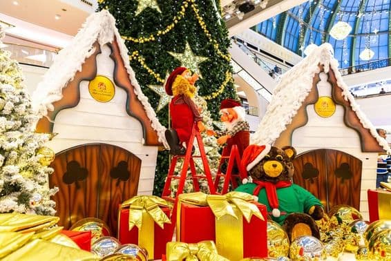 Árvore de Natal no Mall of the Emirates em Dubai.