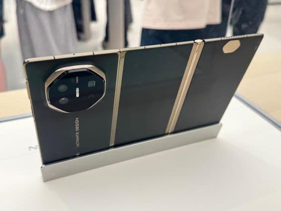 Huawei Mate XT, o primeiro smartphone com tripla tela.