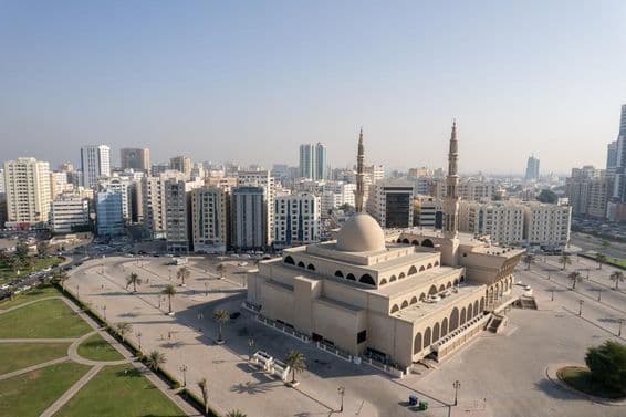 Mesquita de Sharjah vista de cima.