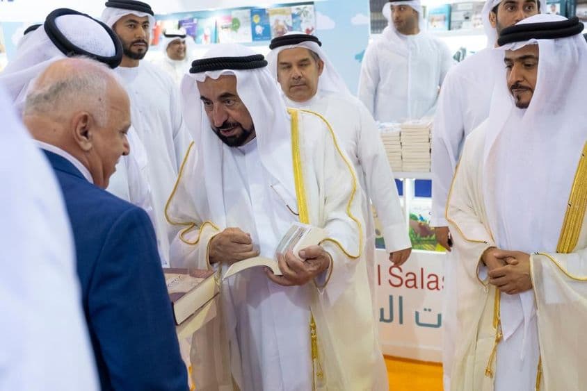 Governante de Sharjah inaugura a Feira Internacional do Livro de Sharjah.