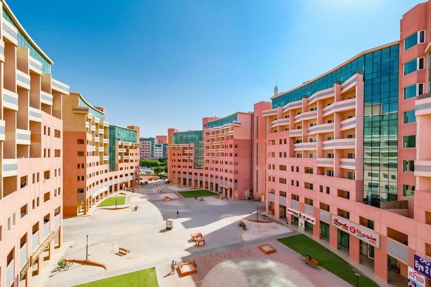 Edifícios residenciais em Discovery Gardens.