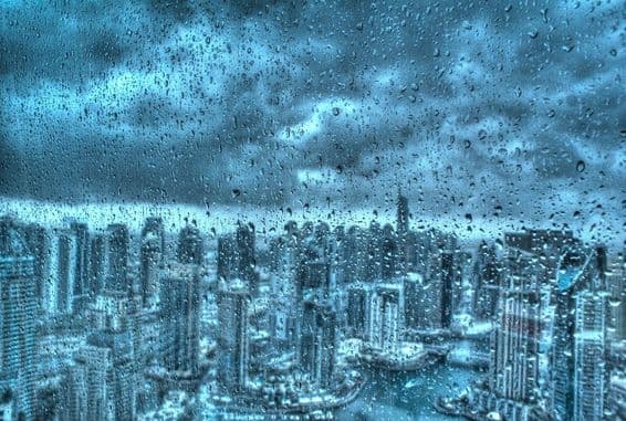 Chuva em Dubai, vista de cima.