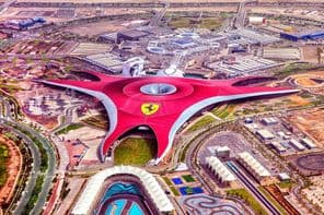 Abu Dhabi, o Parque Ferrari World.