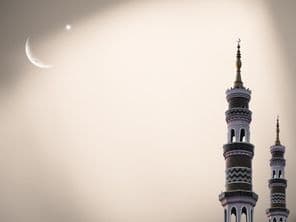 Mesquita dos Emirados Árabes Unidos durante o Ramadã.