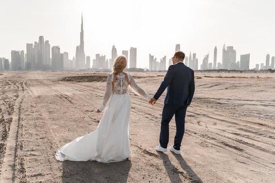 Feliz casamento em Dubai durante as festividades.