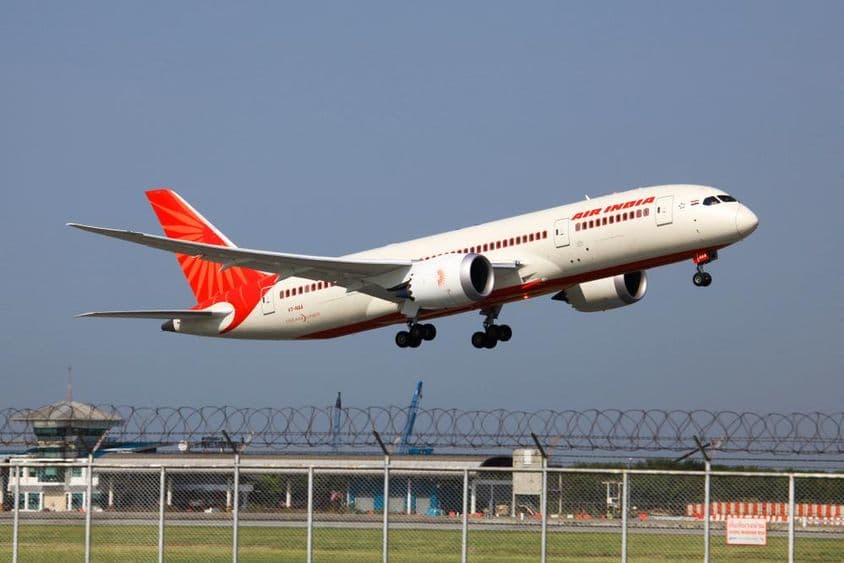 Um Air India Boeing 787-8 Dreamliner decola.