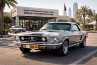 Troca de placas clássicas em Sharjah