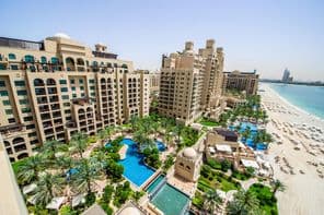 Hotel de luxo Fairmont The Palm localizado em Palm Jumeirah.
