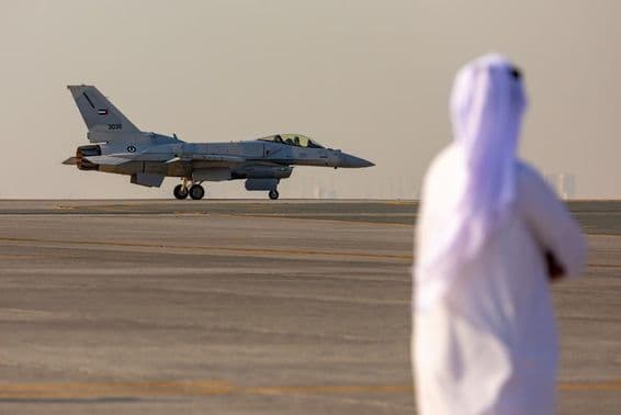 O caça F-16 da Força Aérea dos Emirados Árabes Unidos.