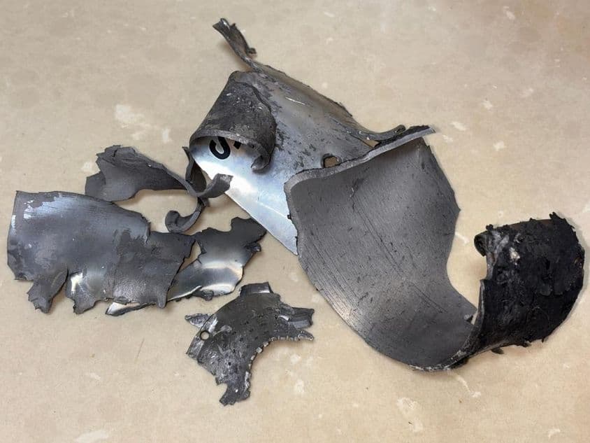 pedaços de fragmentos de foguete