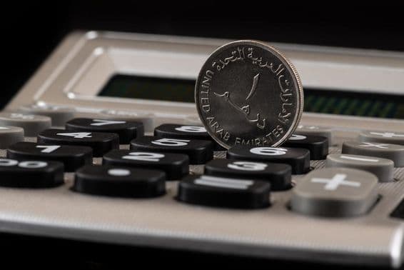 Moeda de 1 dirham dos Emirados Árabes Unidos e calculadora