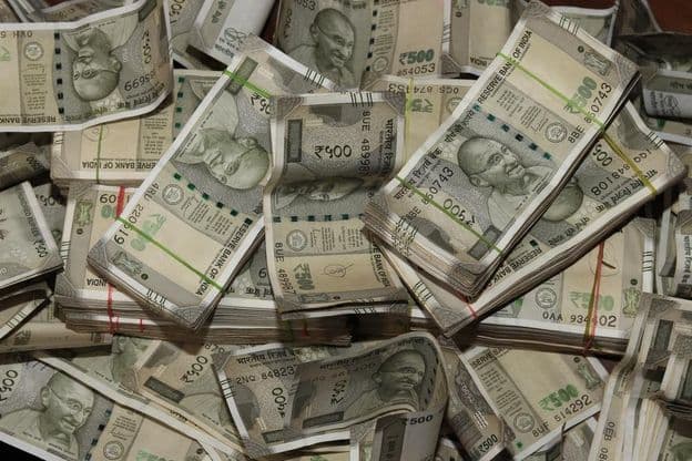 Pilha de notas de moeda indiana, 500 rúpias