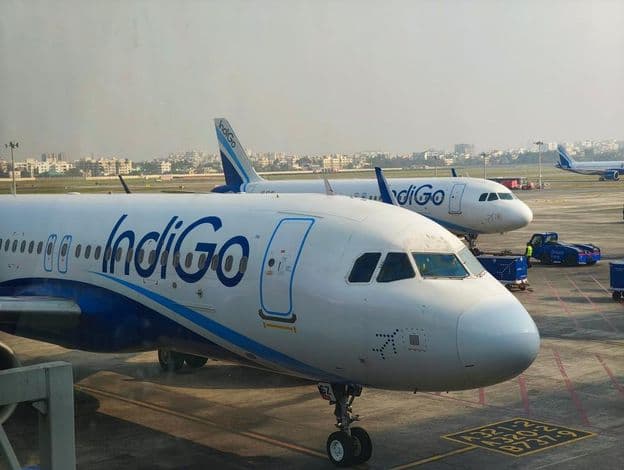 Avião da Indigo Aero no aeroporto de Dum Dum