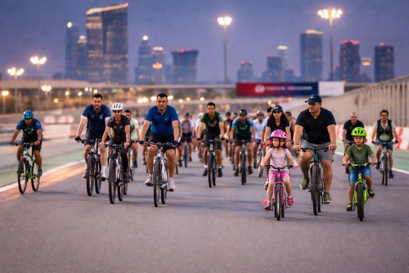 Comunidade de Dubai pedalando