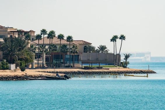 propriedade cara à beira-mar