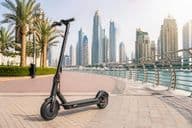 Tráfego de patinetes elétricos em Dubai