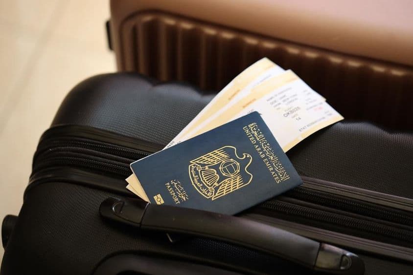 Emirados Árabes Unidos, passaporte com bilhetes