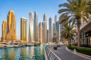 Amanhecer no ambiente da Dubai Marina