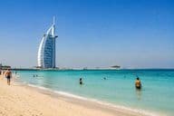 Praia de Dubai no domingo