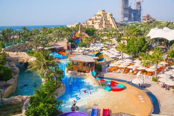 Vista do Aquaventure Waterpark e da Torre de Netuno