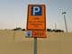 Sinal de estacionamento público da Prefeitura de Dubai.