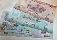 Notas de papel do dirham dos Emirados Árabes Unidos