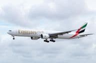 Uma aeronave Emirates Boeing 777-31HER