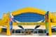 Entrada principal do parque de diversões indoor Warner Bros World em Abu Dhabi